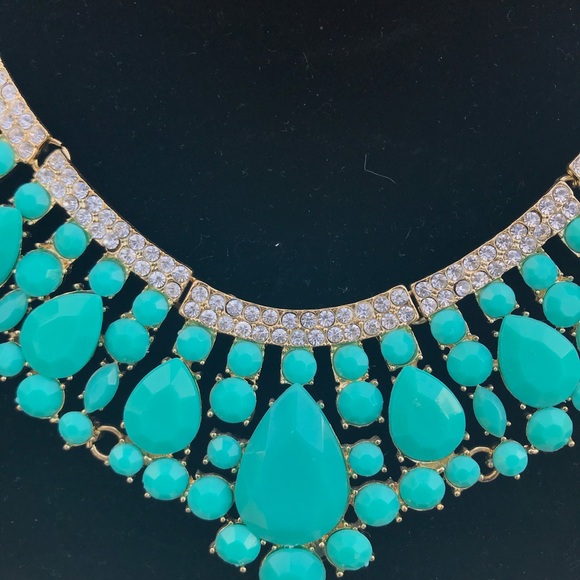 Tiffany Blue Faceted Gem Bib Statement Necklace - Picture 2 of 3